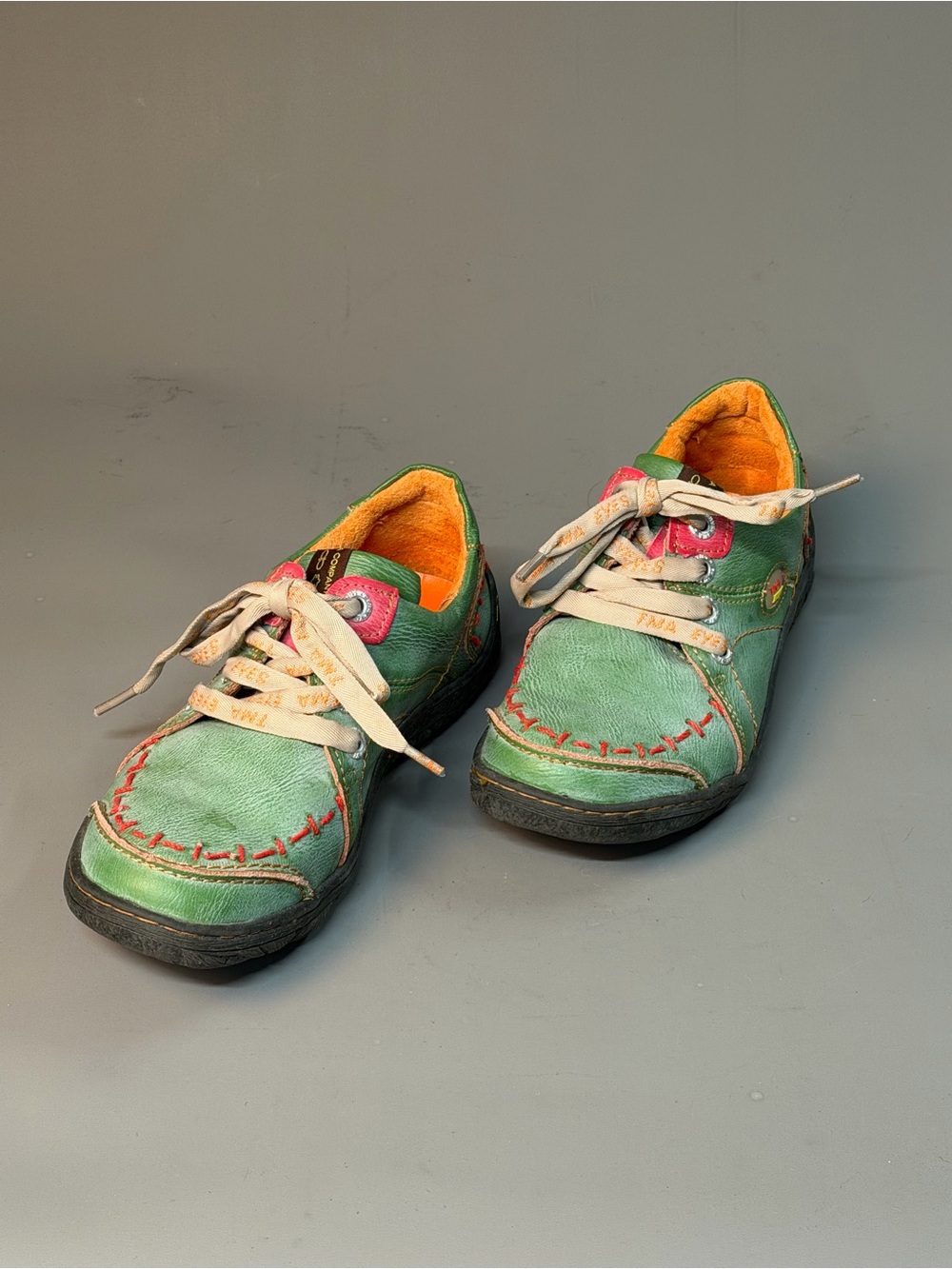 Women's Green Leather Lace-Up Sneakers with Color-Accent Stitching